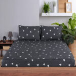 Čaršav sa lastišem- White triangles