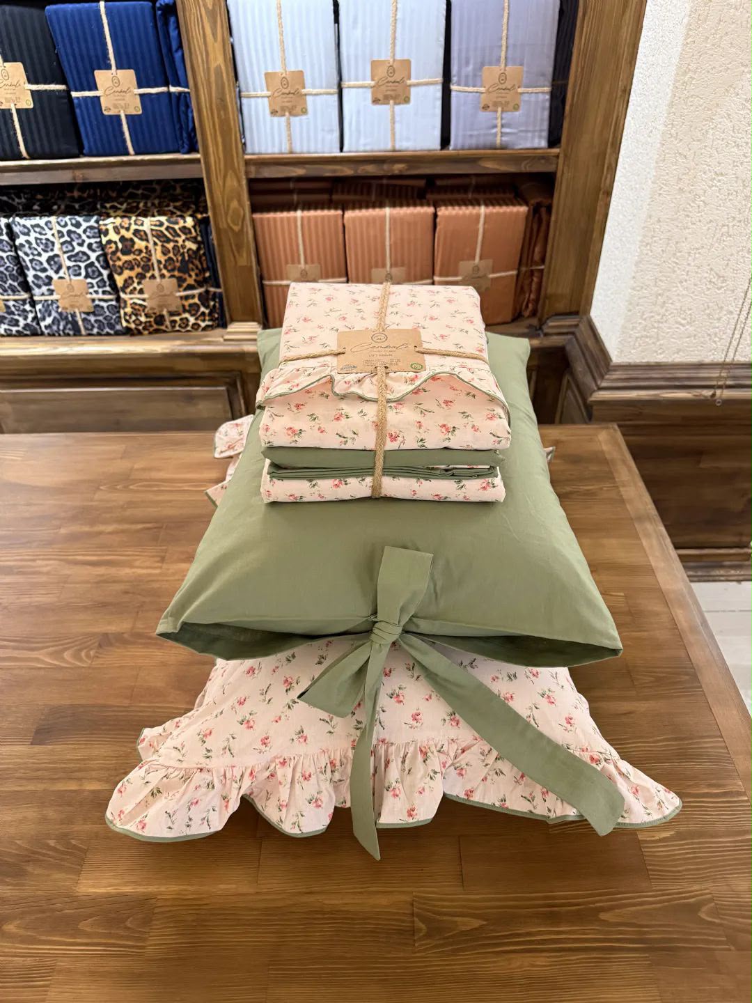 Pamučne Bračne Posteljine Premium Bračna Posteljina – Olive Rose - Slika 1