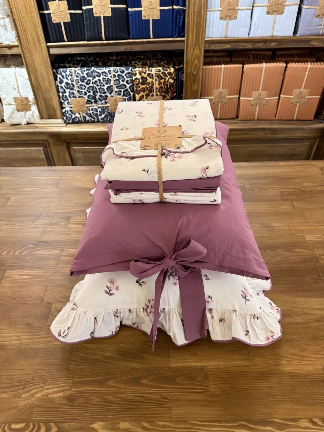 Pamučne Bračne Posteljine Premium Bračna Posteljina – Purple Flowers - Slika 1
