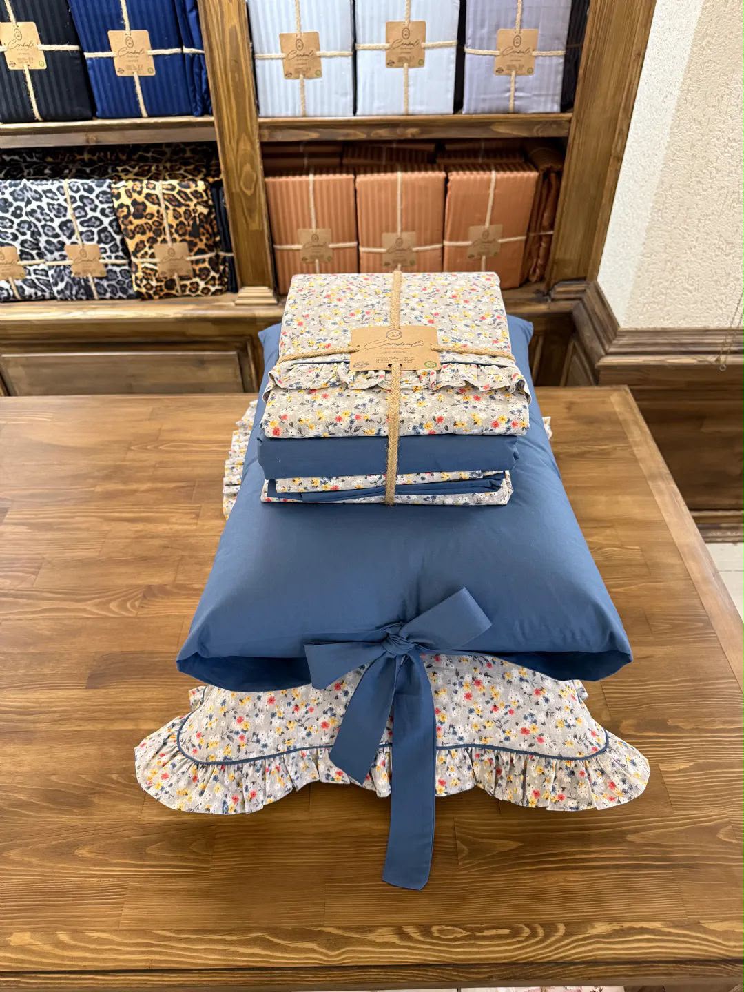 Pamučne Bračne Posteljine Premium Bračna Posteljina – Blue Flowers - Slika 1