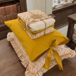 LUX Set sa pokrivačem – Mustard Flowers